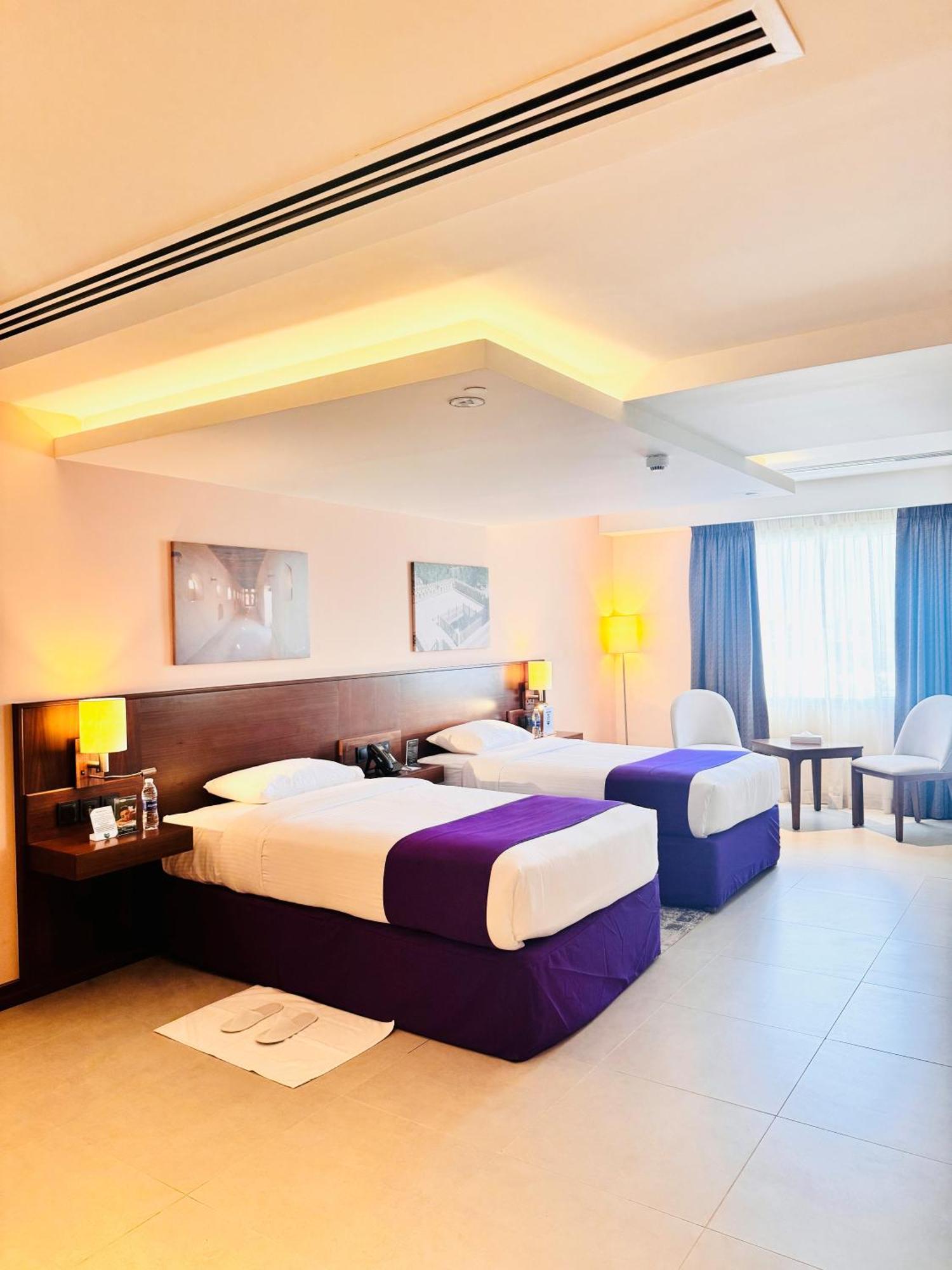 Kyriad Hotel 塞拉莱 外观 照片