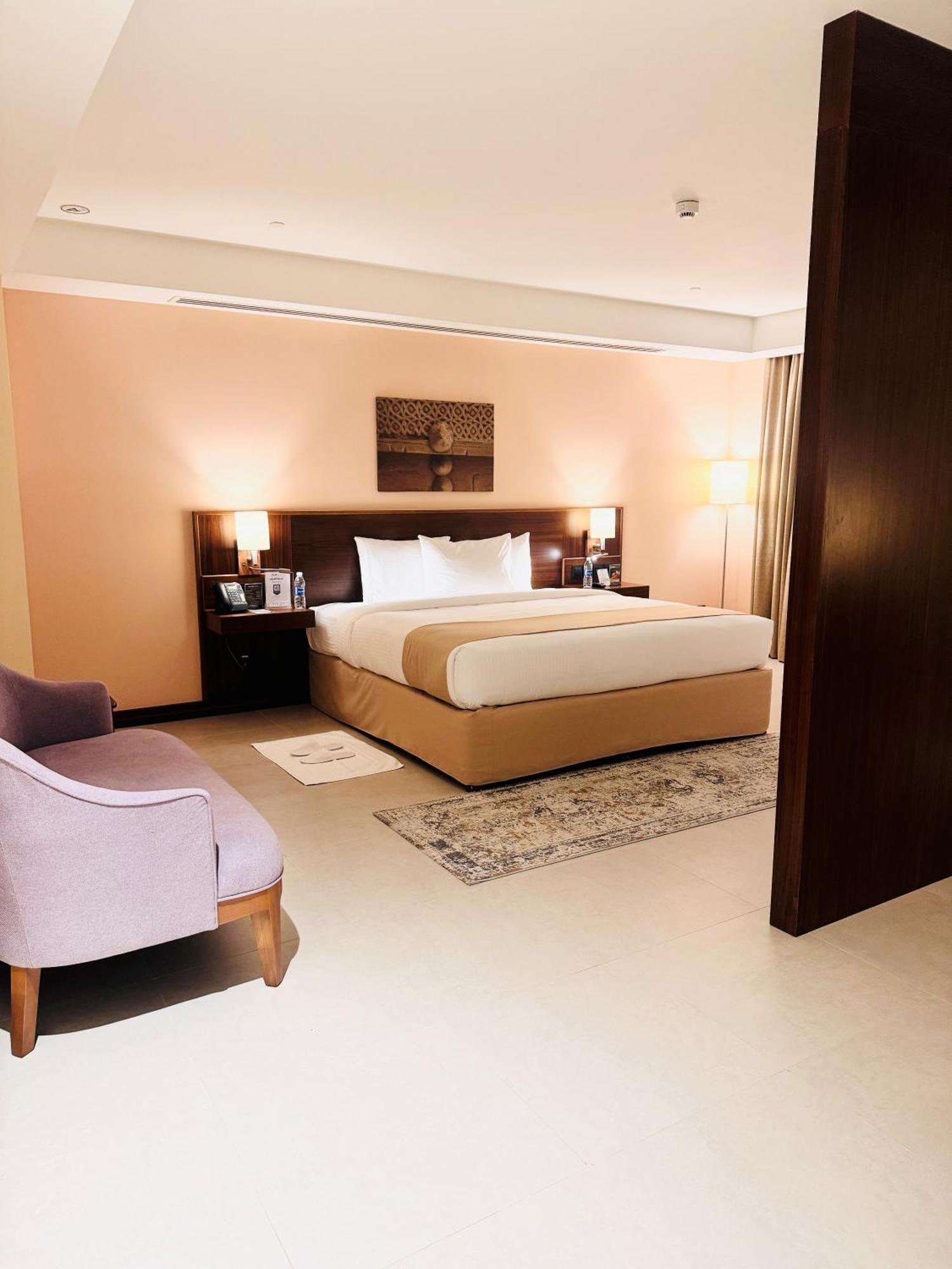 Kyriad Hotel 塞拉莱 外观 照片
