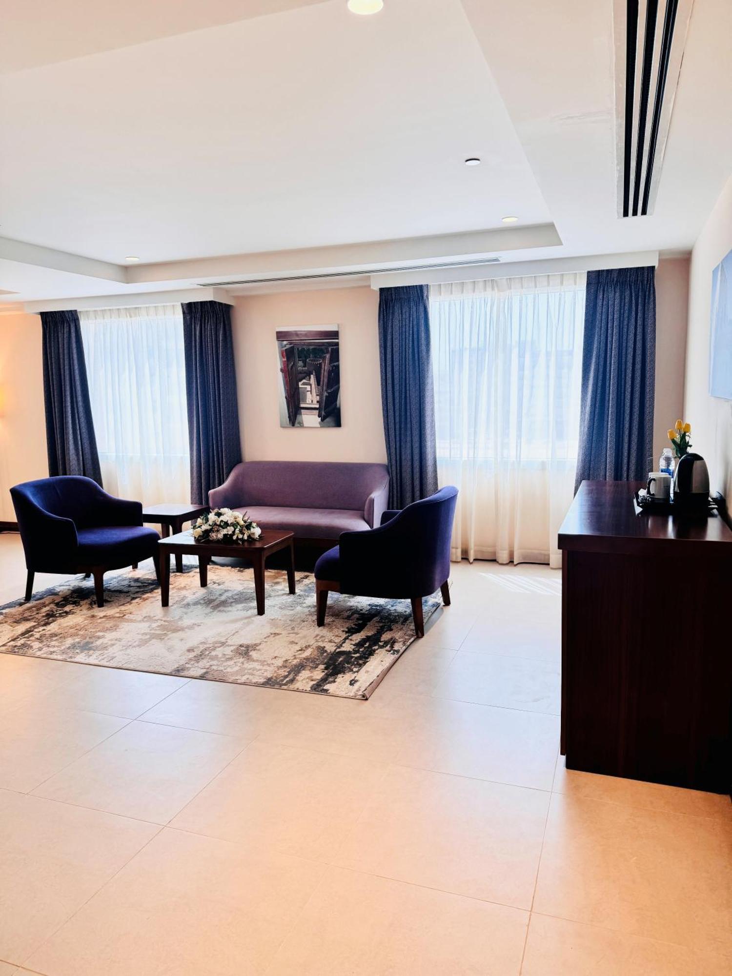 Kyriad Hotel 塞拉莱 外观 照片