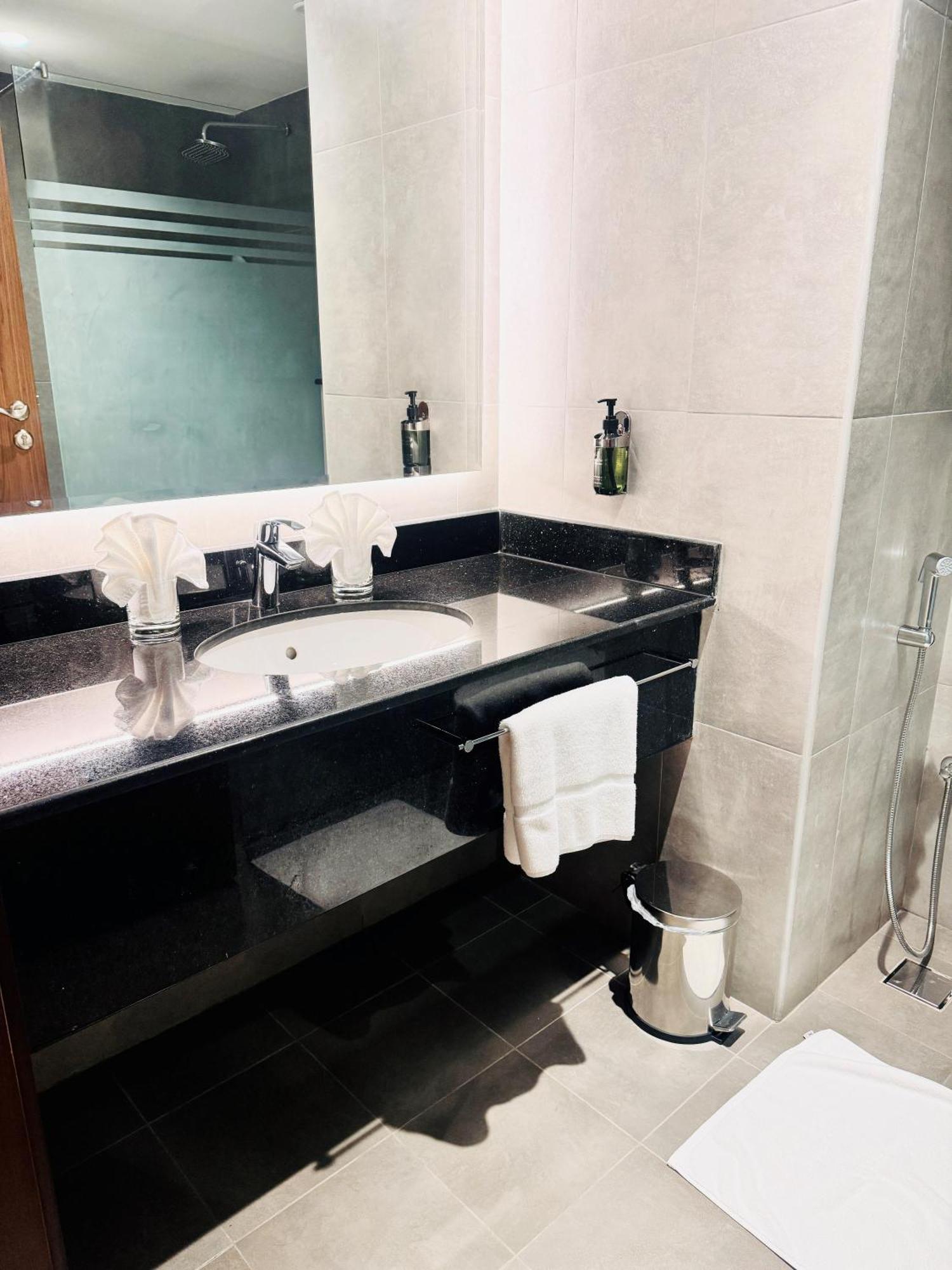 Kyriad Hotel 塞拉莱 外观 照片