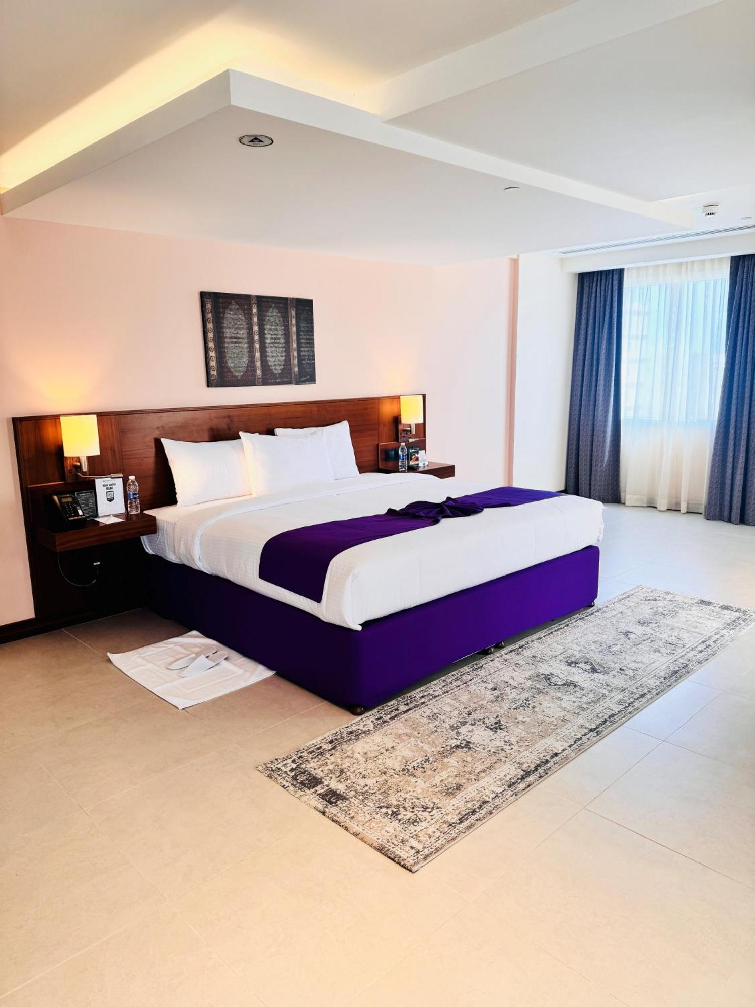 Kyriad Hotel 塞拉莱 外观 照片