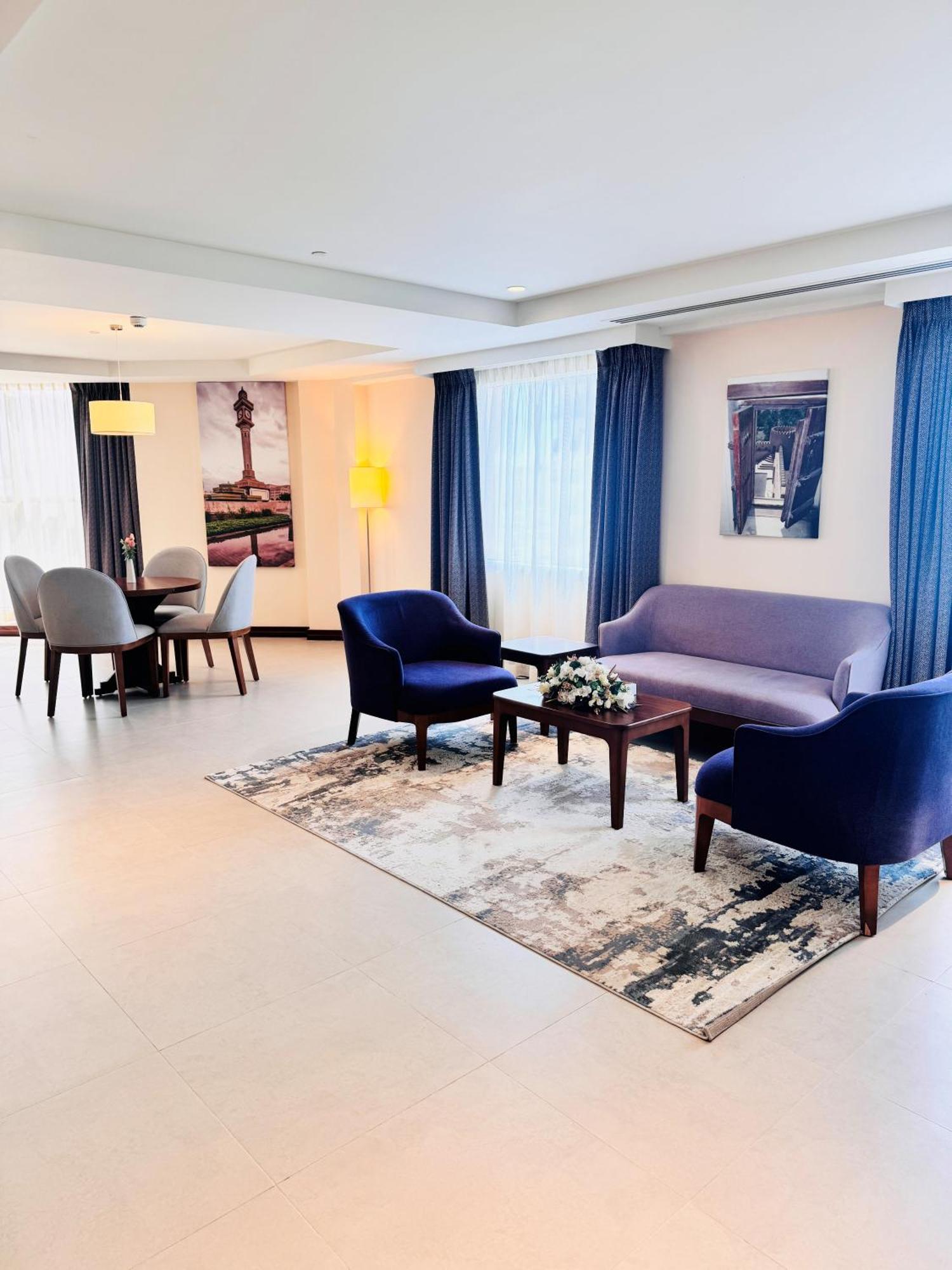 Kyriad Hotel 塞拉莱 外观 照片